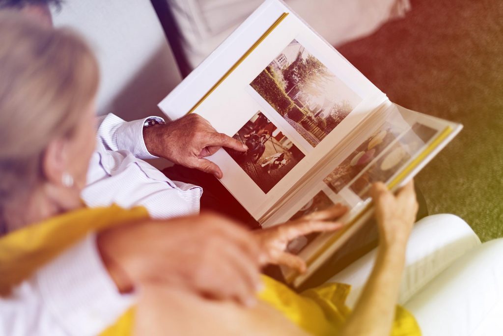 looking-at-photos looking-at-photos